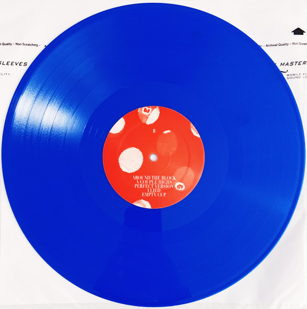 Julia Shapiro - Perfect Version | Hardly Art (HAR-114) - 4 Julia Shapiro - Perfect Version | Hardly Art (HAR-114) - 4