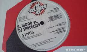 R. Wood vs. DJ Spacecase - Sinus | Red Alert (RED 215)