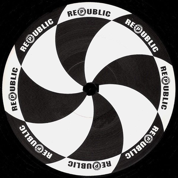 Kikkit - Love Fixation | Republic Records (RTD 042 T) - 2
