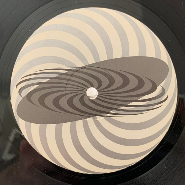 Corrado Monti - The Bass E.P. | Sushi Records (SUSHI 20) - 3 Corrado Monti - The Bass E.P. | Sushi Records (SUSHI 20) - 3