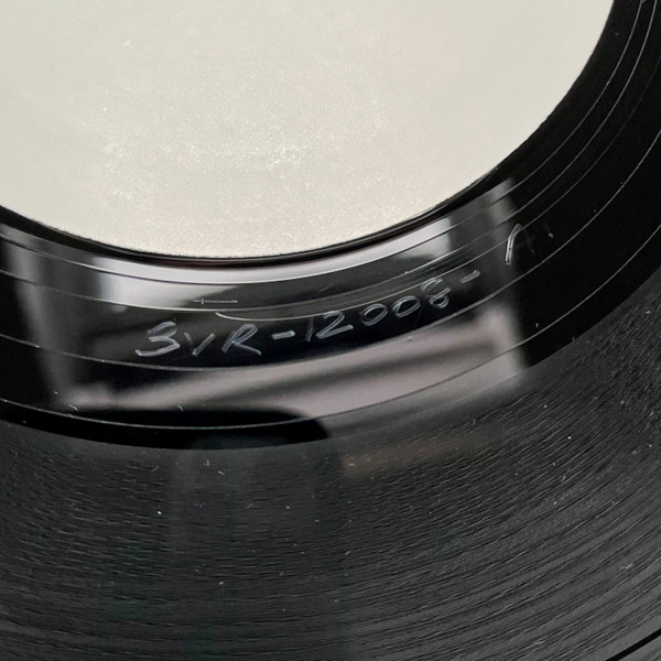 Spenitch - Give Me Your Love | Black Vinyl Records (BVR 12008)