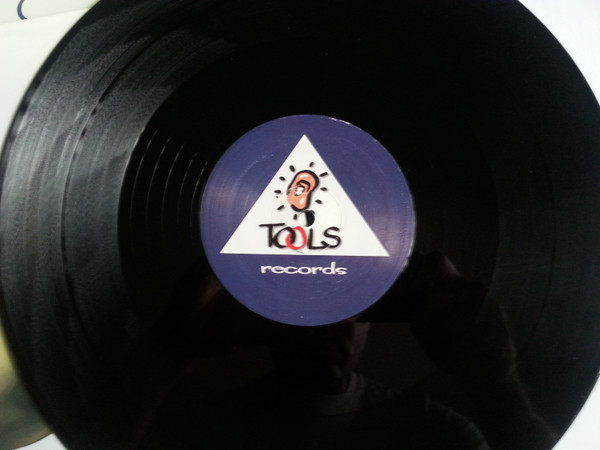 Forum Featuring Crommy - Never Alone | Tools Records (TOL 001) - 3