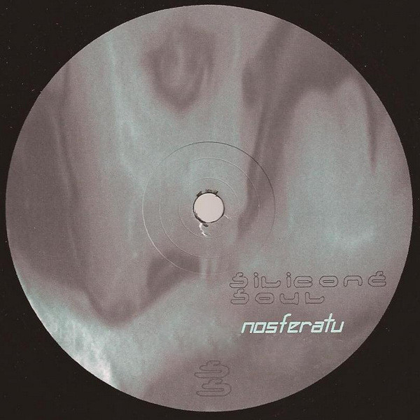 Silicone Soul - Nosferatu | Soma Quality Recordings (SOMA 93) - 2 Silicone Soul - Nosferatu | Soma Quality Recordings (SOMA 93) - 2