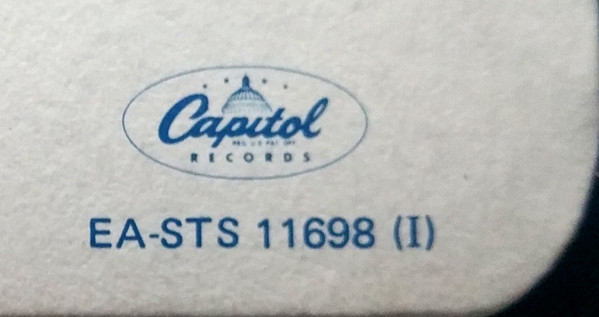 Bob Seger & The Silver Bullet Band - Stranger In Town | Capitol Records (EA-STS 11698) - 9