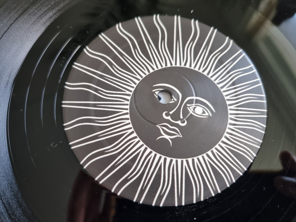 Molly Nilsson - Sólo Paraíso | Dark Skies Association (DSA054) - 2 Molly Nilsson - Sólo Paraíso | Dark Skies Association (DSA054) - 2