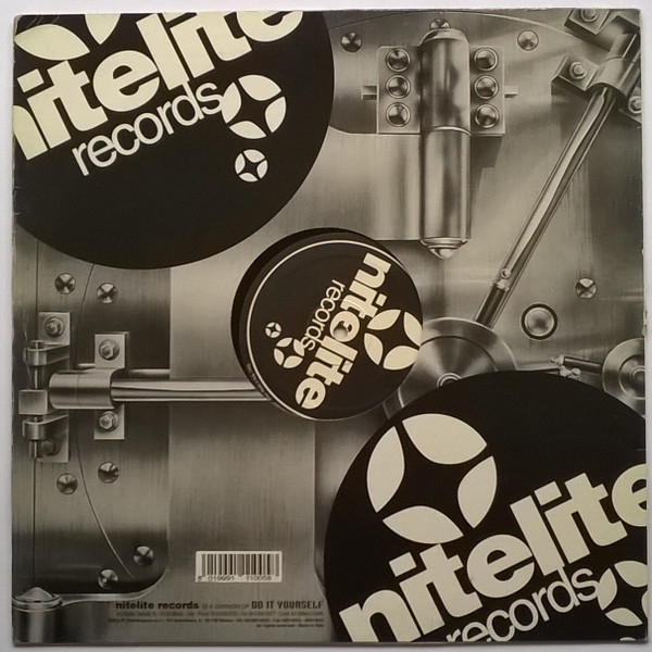 Mood II Swing Feat. Carol Sylvan - Closer | Nitelite Records (NL 9604) - 2 Mood II Swing Feat. Carol Sylvan - Closer | Nitelite Records (NL 9604) - 2