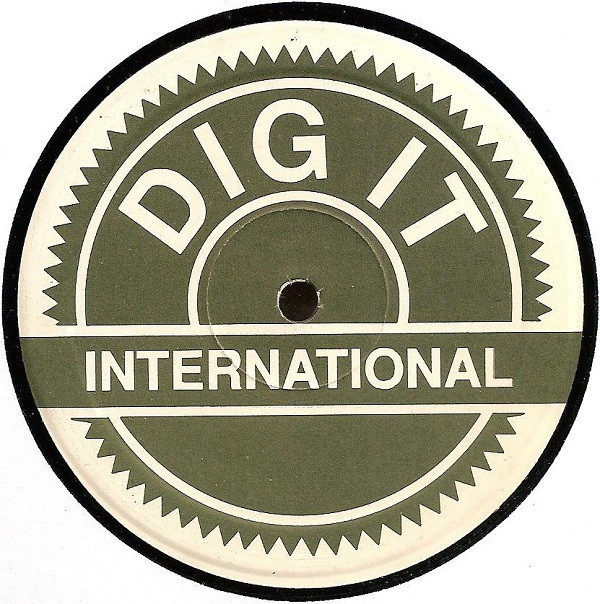 Bit-Max - Airport | Dig It International (DMX 10066) - 4 Bit-Max - Airport | Dig It International (DMX 10066) - 4