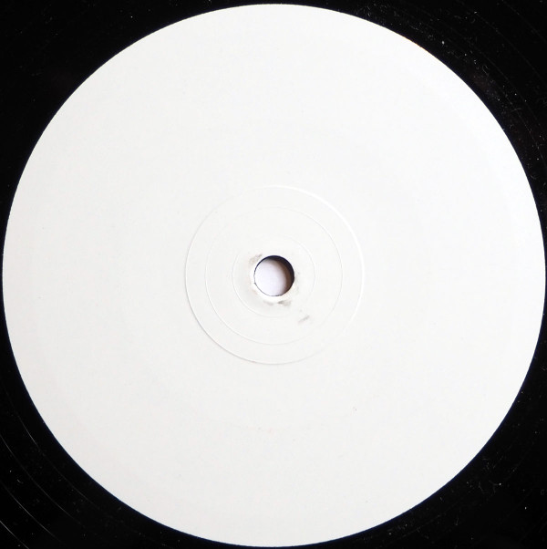 Benjamin Diamond - There Is A Girl | !K7 Records (!K7179EP) - 2 Benjamin Diamond - There Is A Girl | !K7 Records (!K7179EP) - 2