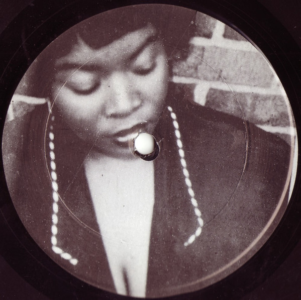 Underground Resistance w/ Yolanda Reynolds - Living For The Night (Remixes) | Underground Resistance (UR016) - 2