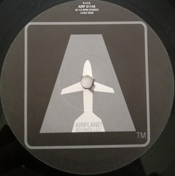 Alfred Azzetto Vs. Andrea T. Mendoza Feat. Dmitri Kouznetsov - Off The Wall / Ipnotic Bass | Airplane! Records (ARP 21145) - 4