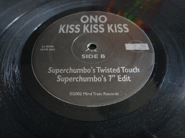 Yoko Ono - Kiss Kiss Kiss | Mind Train Records (MTR 002) - 4
