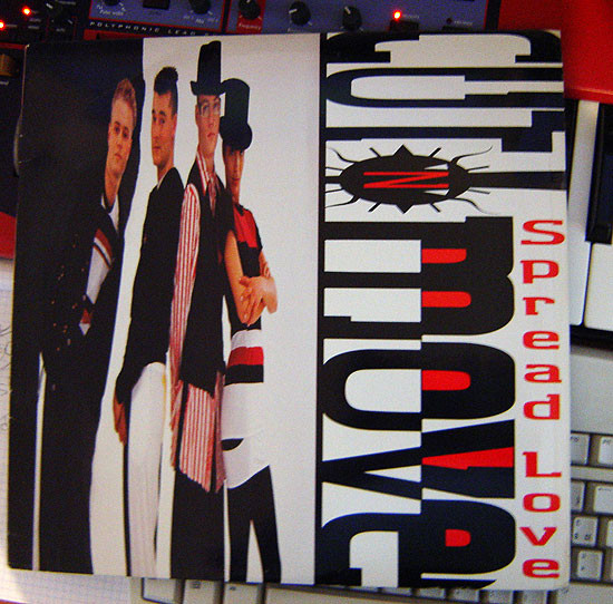 Cut 'N' Move - Spread Love | Epic (49 74058) - 4