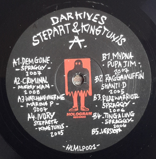 StepArt & King Tunis - Darkives | Hologram Records (HLMLP001) - 3 StepArt & King Tunis - Darkives | Hologram Records (HLMLP001) - 3