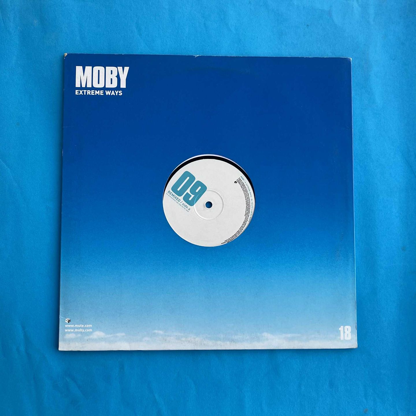 Moby - Extreme Ways | Mute (P12 MUTE 270) Moby - Extreme Ways | Mute (P12 MUTE 270)