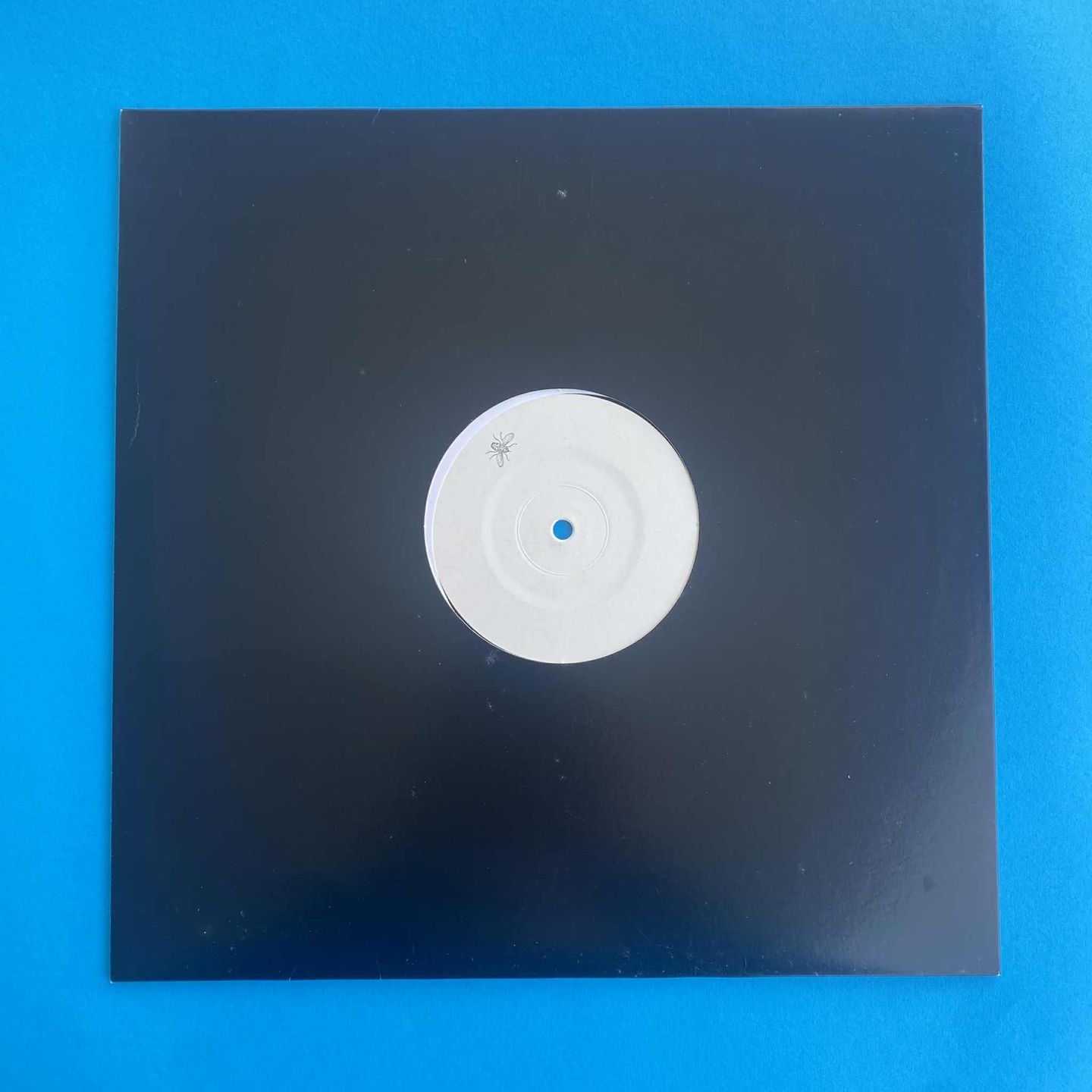 Tiefschwarz - Fly | Four Music (FOR 82876787341) - 2 Tiefschwarz - Fly | Four Music (FOR 82876787341) - 2