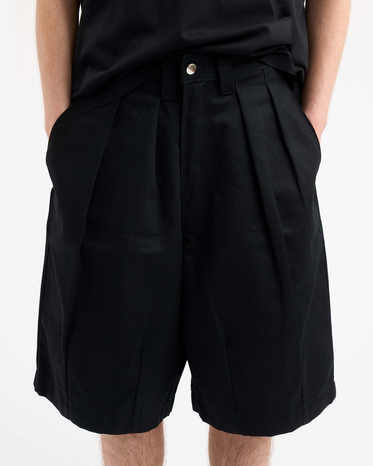 Pleated Balloon Shorts | Black