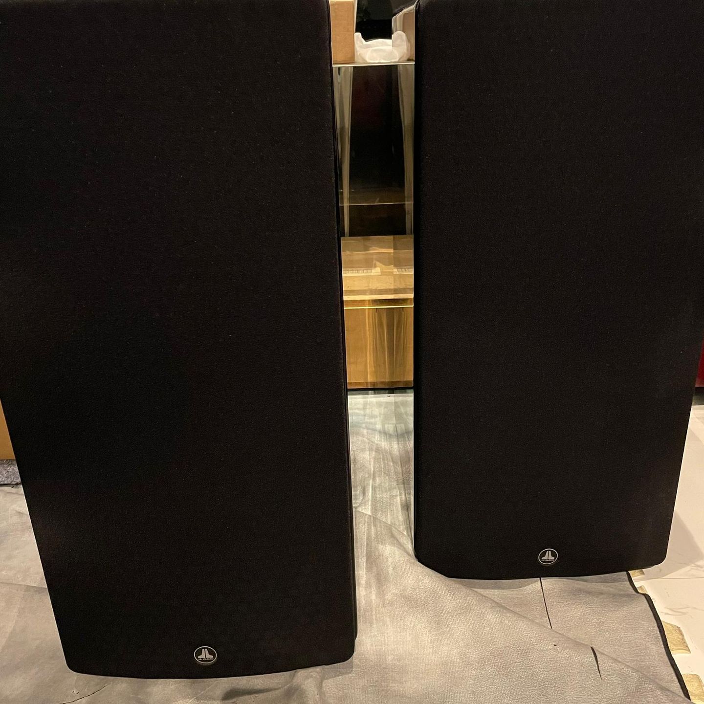 JL Audio - JL Audio Fathom F212 V2 13.5” Subwoofers with Wilson Audio Activ XO Dual subwoofer crossover - 2 JL Audio - JL Audio Fathom F212 V2 13.5” Subwoofers with Wilson Audio Activ XO Dual subwoofer crossover - 2