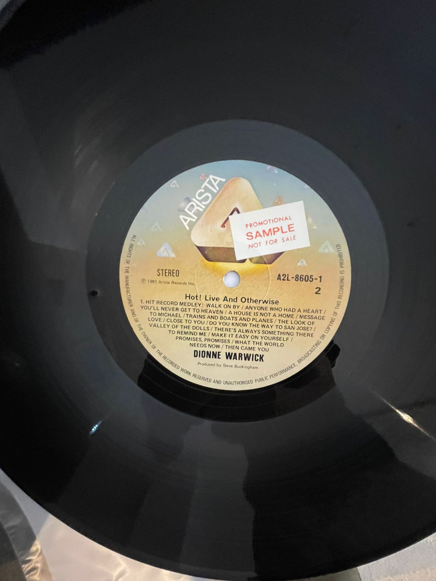 Dionne Warwick - Hot! Live And Otherwise | EMI Records (A2L 8605) - 5 Dionne Warwick - Hot! Live And Otherwise | EMI Records (A2L 8605) - 5