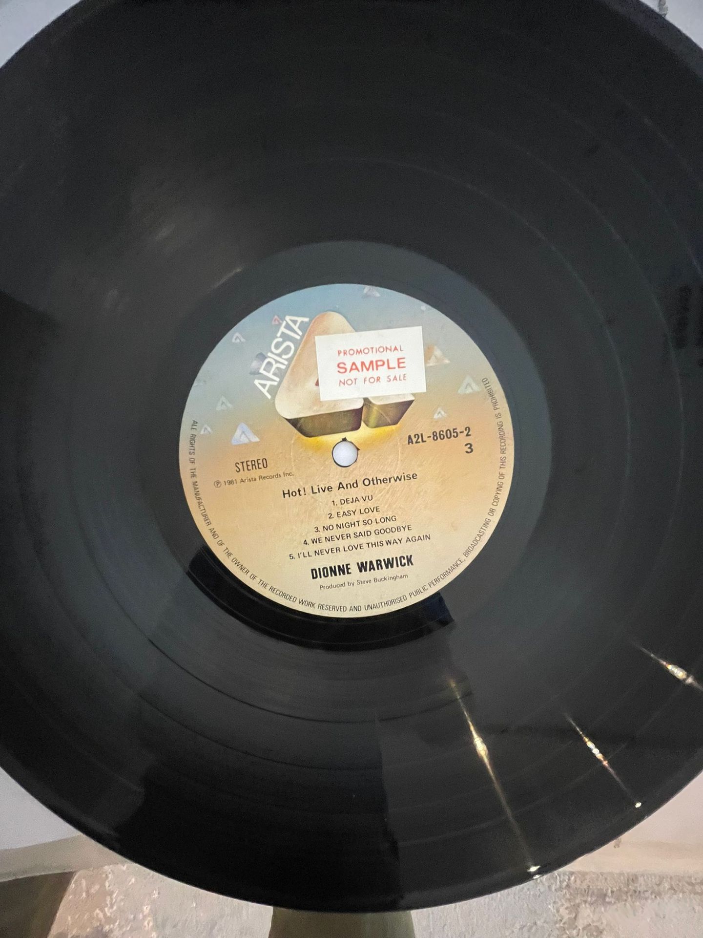 Dionne Warwick - Hot! Live And Otherwise | EMI Records (A2L 8605) - 4 Dionne Warwick - Hot! Live And Otherwise | EMI Records (A2L 8605) - 4