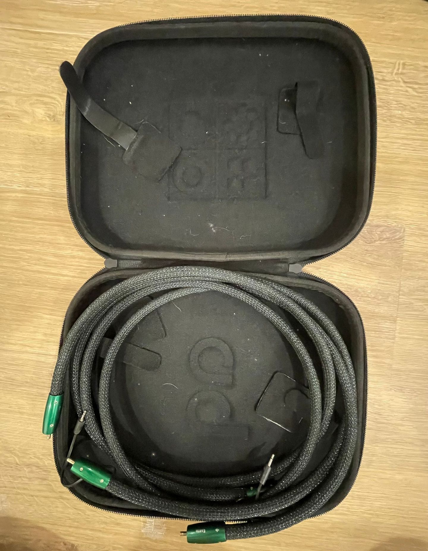Audio Quest - Audio Quest Earth RCA Interconnect Pair - 1.5 Meter - 3 Audio Quest - Audio Quest Earth RCA Interconnect Pair - 1.5 Meter - 3