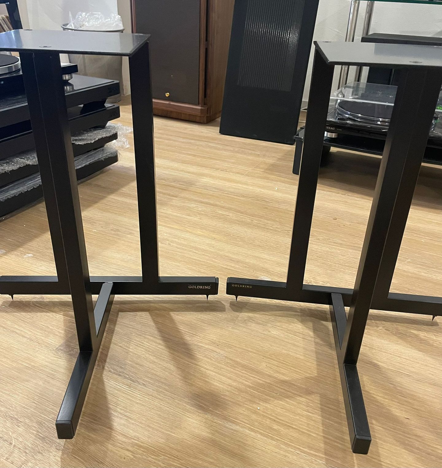 Goldring - Goldring Bookshelf Speaker Stands Pair (Black) - main Goldring - Goldring Bookshelf Speaker Stands Pair (Black) - main