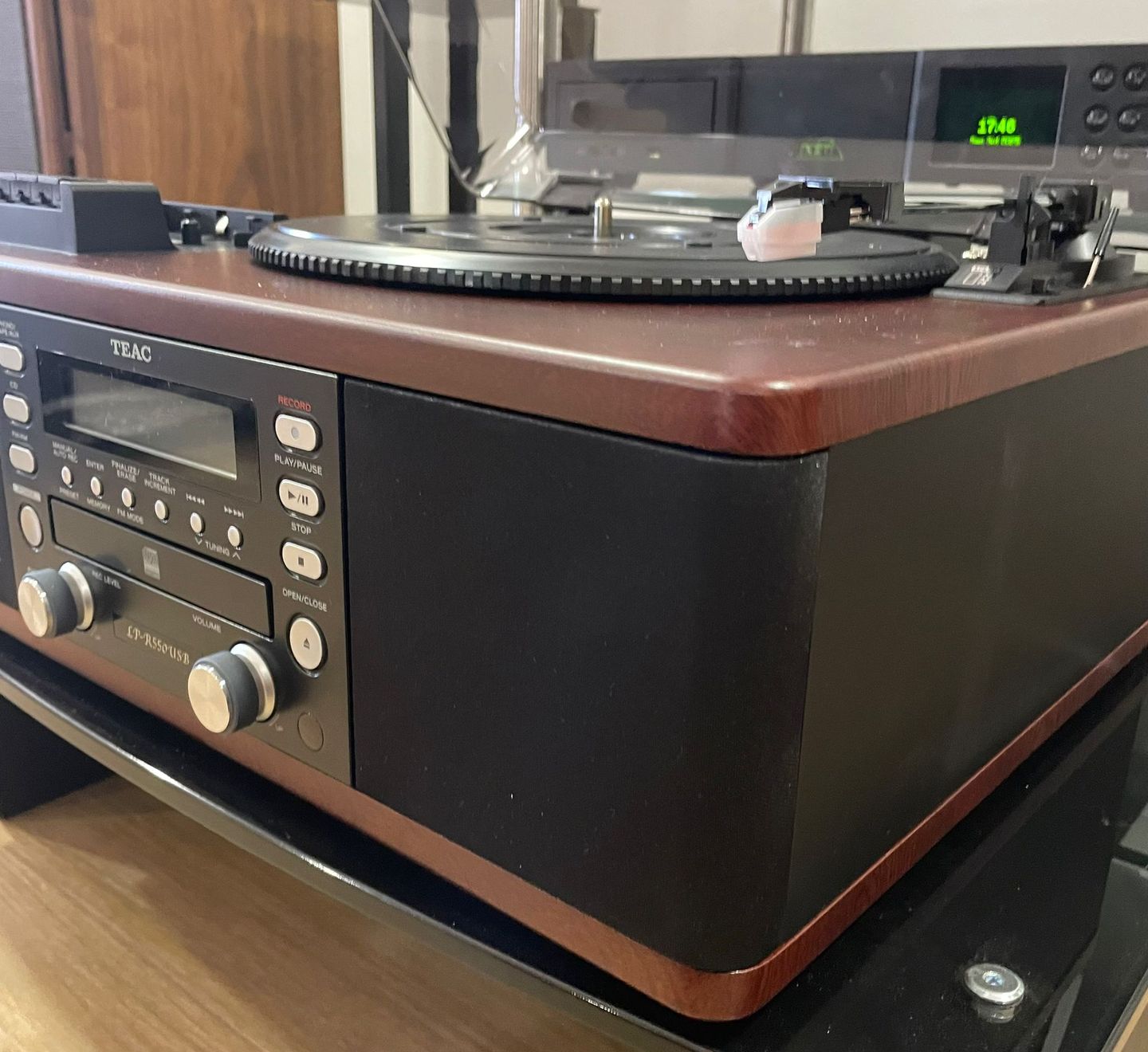 TEAC - TEAC LP-R550USB-B CD Recorder with Turntable Cassette Player - 9 TEAC - TEAC LP-R550USB-B CD Recorder with Turntable Cassette Player - 9