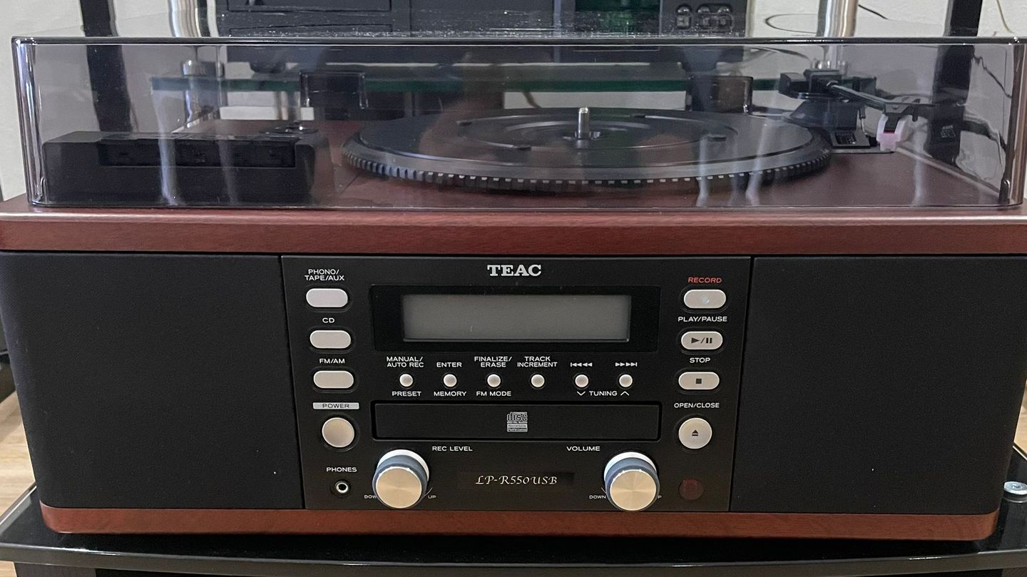 TEAC - TEAC LP-R550USB-B CD Recorder with Turntable Cassette Player - 3 TEAC - TEAC LP-R550USB-B CD Recorder with Turntable Cassette Player - 3