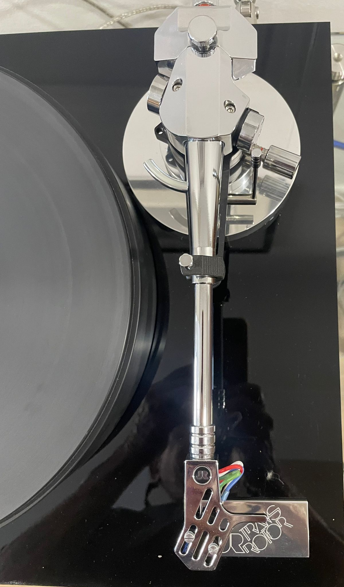 Transrotor - Transrotor Strato Turntable (Black Nero) with TR9 Chrom Tonearm/Figaro MC Cartridge and Konstant FMD Power Supply - 4