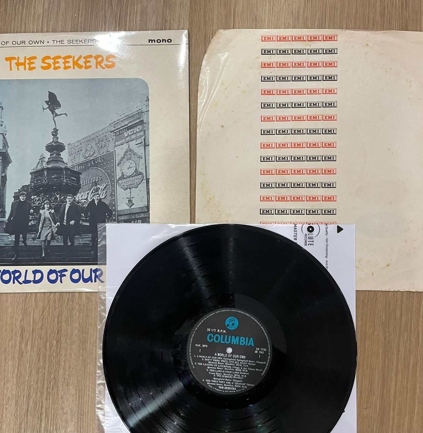 The Seekers - World Of Our Own | Columbia (33SX 1722) - 3 The Seekers - World Of Our Own | Columbia (33SX 1722) - 3