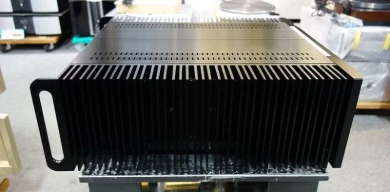 Mark Levinson - Mark Levinson No.534 Dual-Monaural Power Amplifier - 4 Mark Levinson - Mark Levinson No.534 Dual-Monaural Power Amplifier - 4