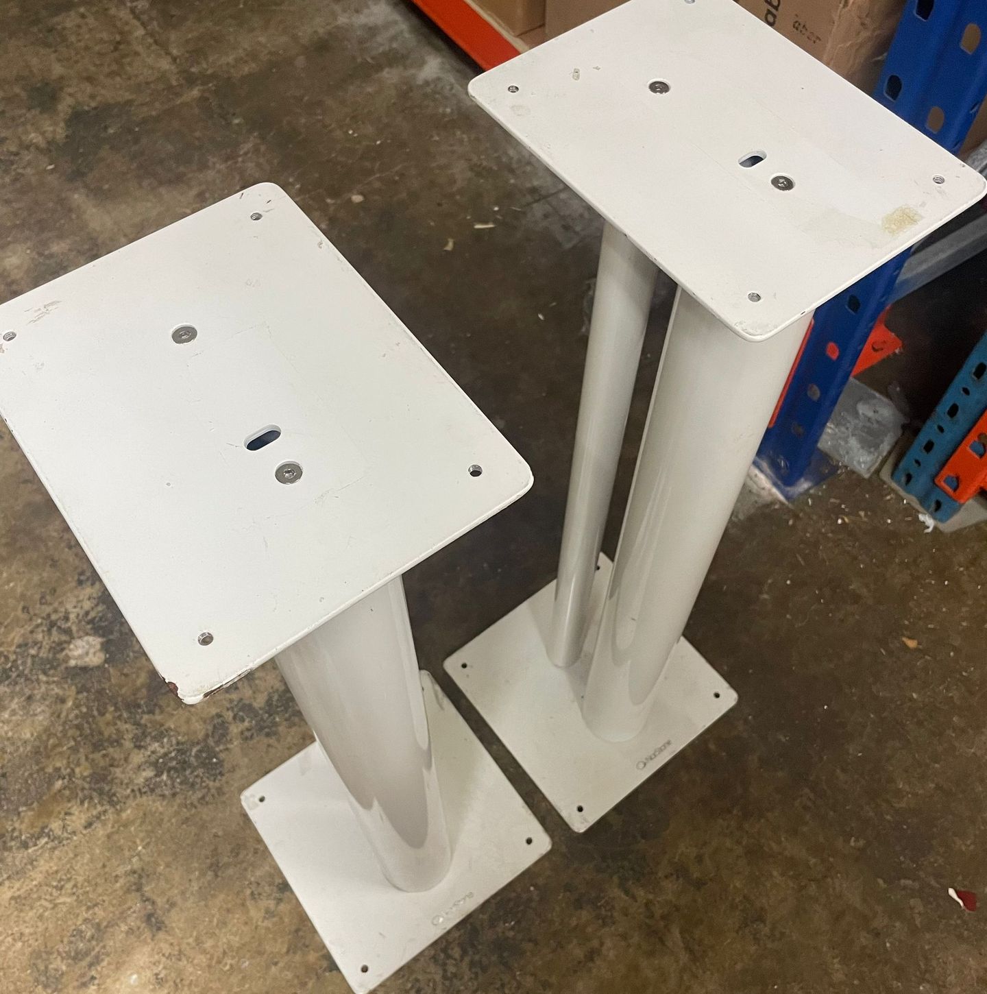 Norstone - Norstone Stylum 3 Speaker Stand Pair - White, Height: 78cm - 2 Norstone - Norstone Stylum 3 Speaker Stand Pair - White, Height: 78cm - 2