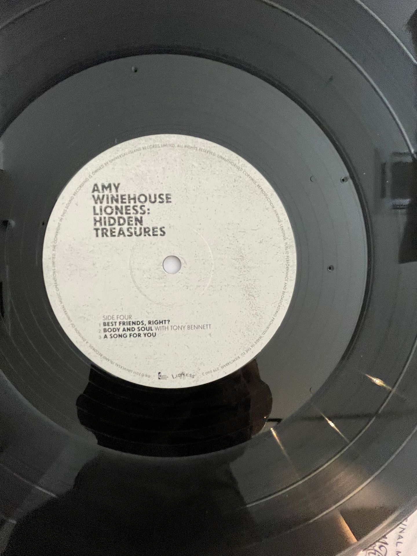 Amy Winehouse - Lioness: Hidden Treasures | Island Records Group (279 060 3) - 4 Amy Winehouse - Lioness: Hidden Treasures | Island Records Group (279 060 3) - 4