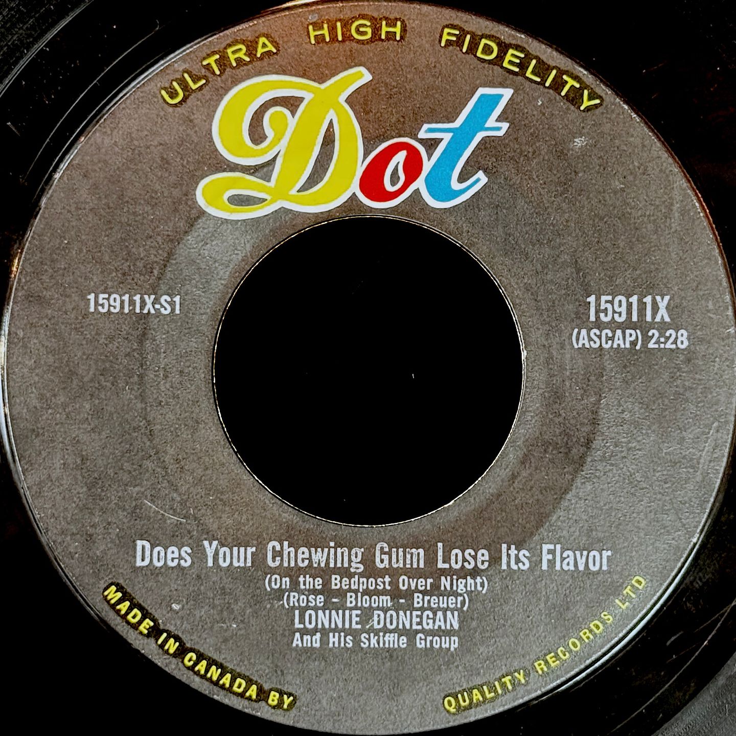 Lonnie Donegan's Skiffle Group - Does Your Chewing Gum Lose Its Flavor (On The Bedpost Over Night?) / Aunt Rhody (7") [Vinyl] | Dot Records (15911X) - main