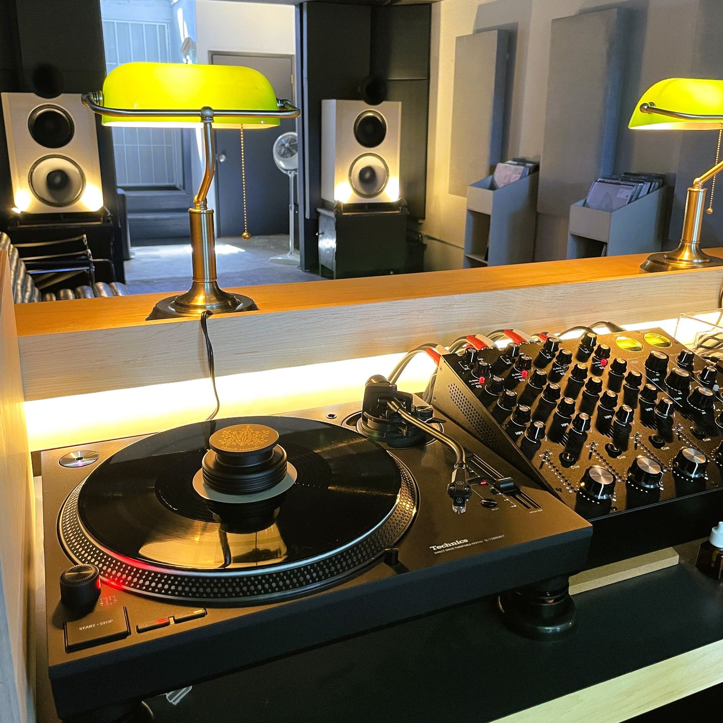 absorb records - Vinyl DJ Mixing Lessons - main