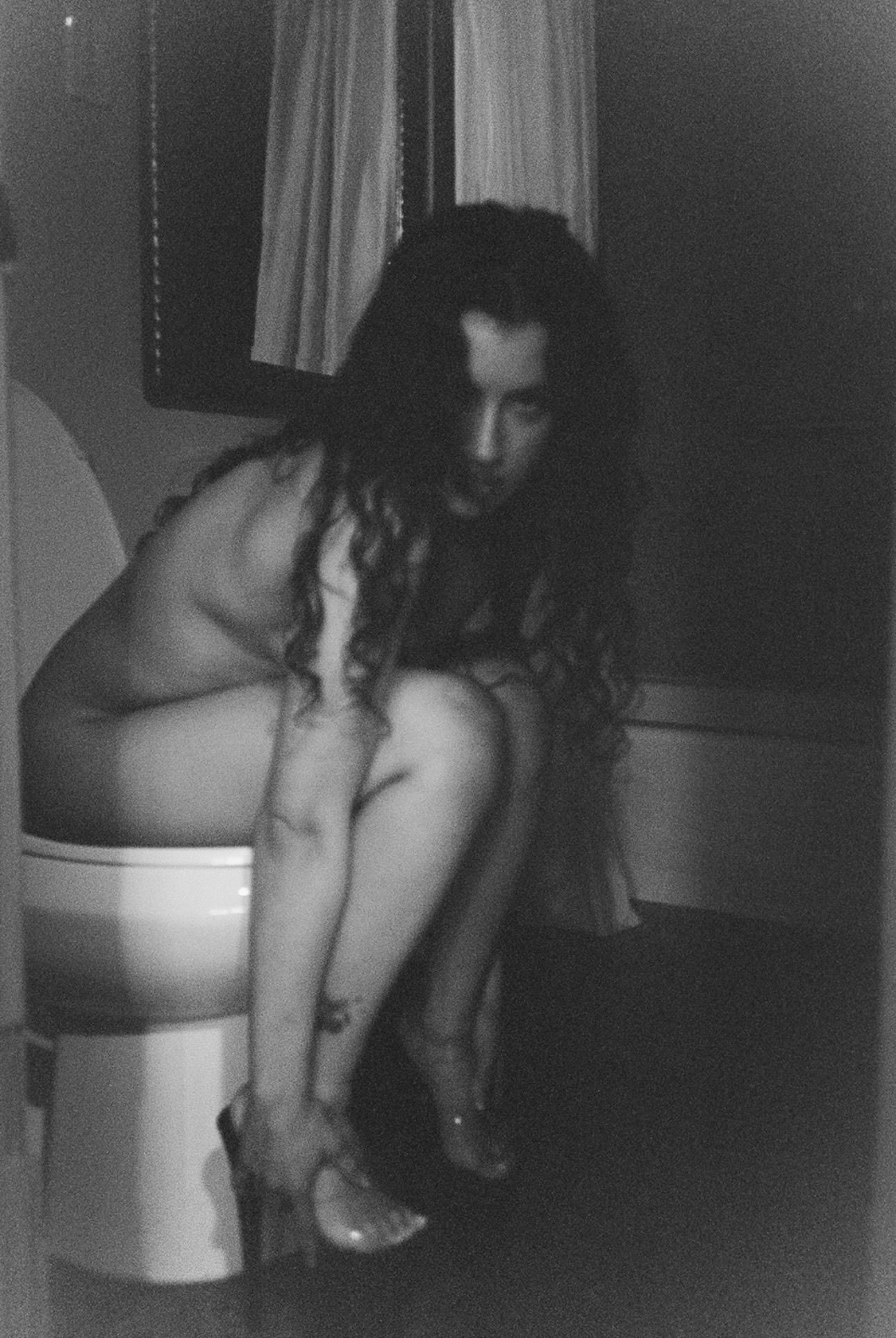 Ella Mikayelyan - Motel Manners Black & White 35mm film, Matte 16 x 20 in |  ()