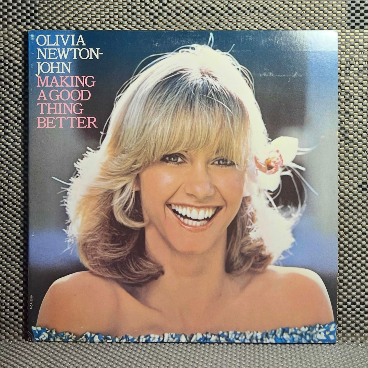 Olivia Newton-John - Making A Good Thing Better [LP - 1st US Press 1977 - EX/EX] | MCA Records (MCA-2280) - main