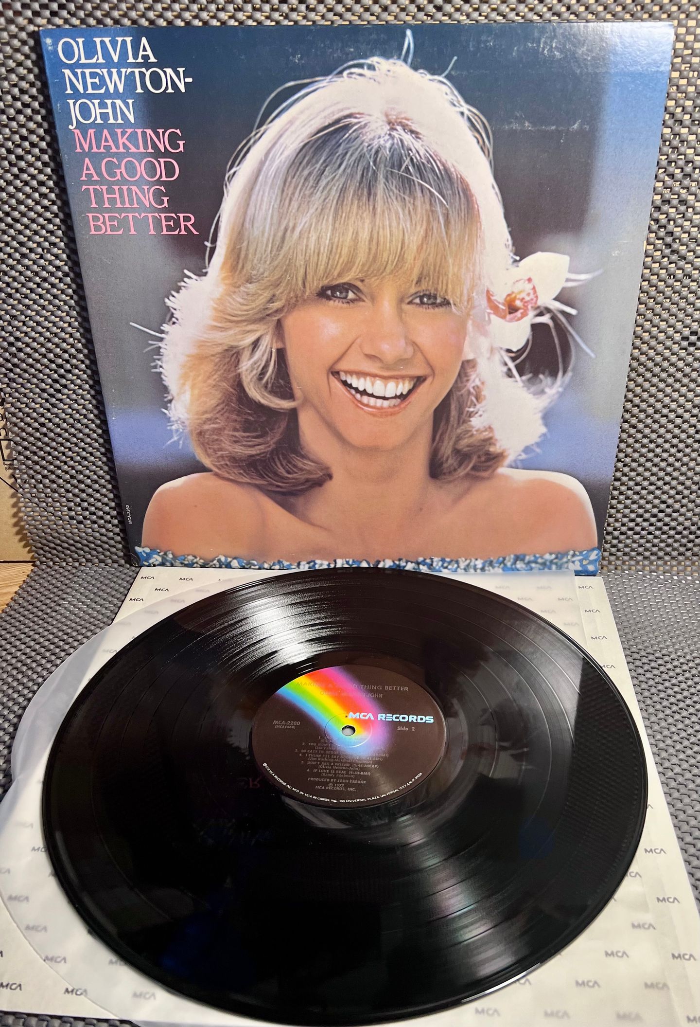 Olivia Newton-John - Making A Good Thing Better [LP - 1st US Press 1977 - EX/EX] | MCA Records (MCA-2280) - 2