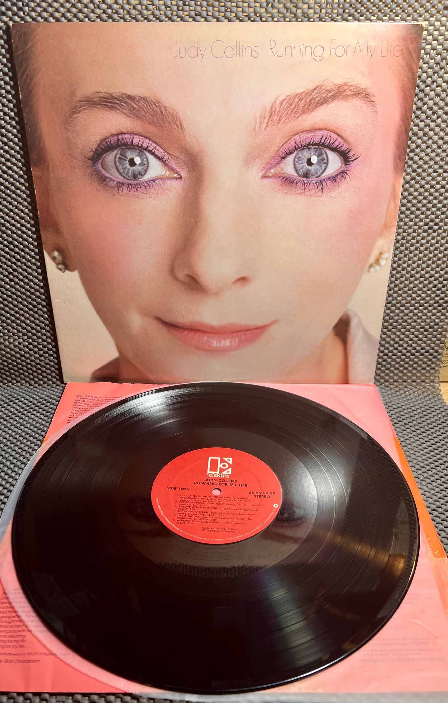 Judy Collins - Running For My Life [Vinyl LP - 1st US Press - 1980 - Elektra - 6E-253 - NM/EX] Folk | Elektra (6E-253) - 2