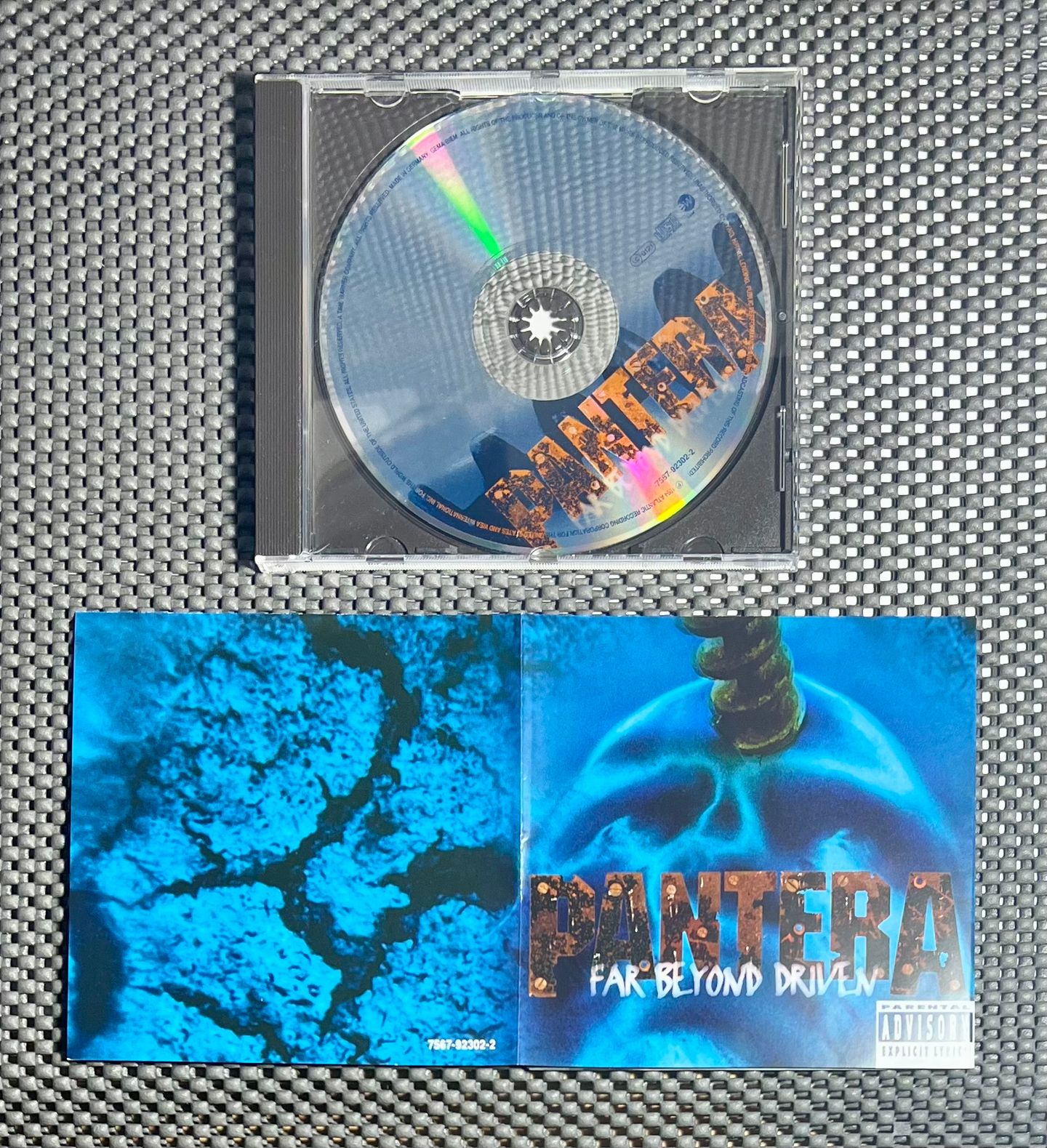 Pantera - Far Beyond Driven | EastWest Records America (7567-92302-2) - 3 Pantera - Far Beyond Driven | EastWest Records America (7567-92302-2) - 3