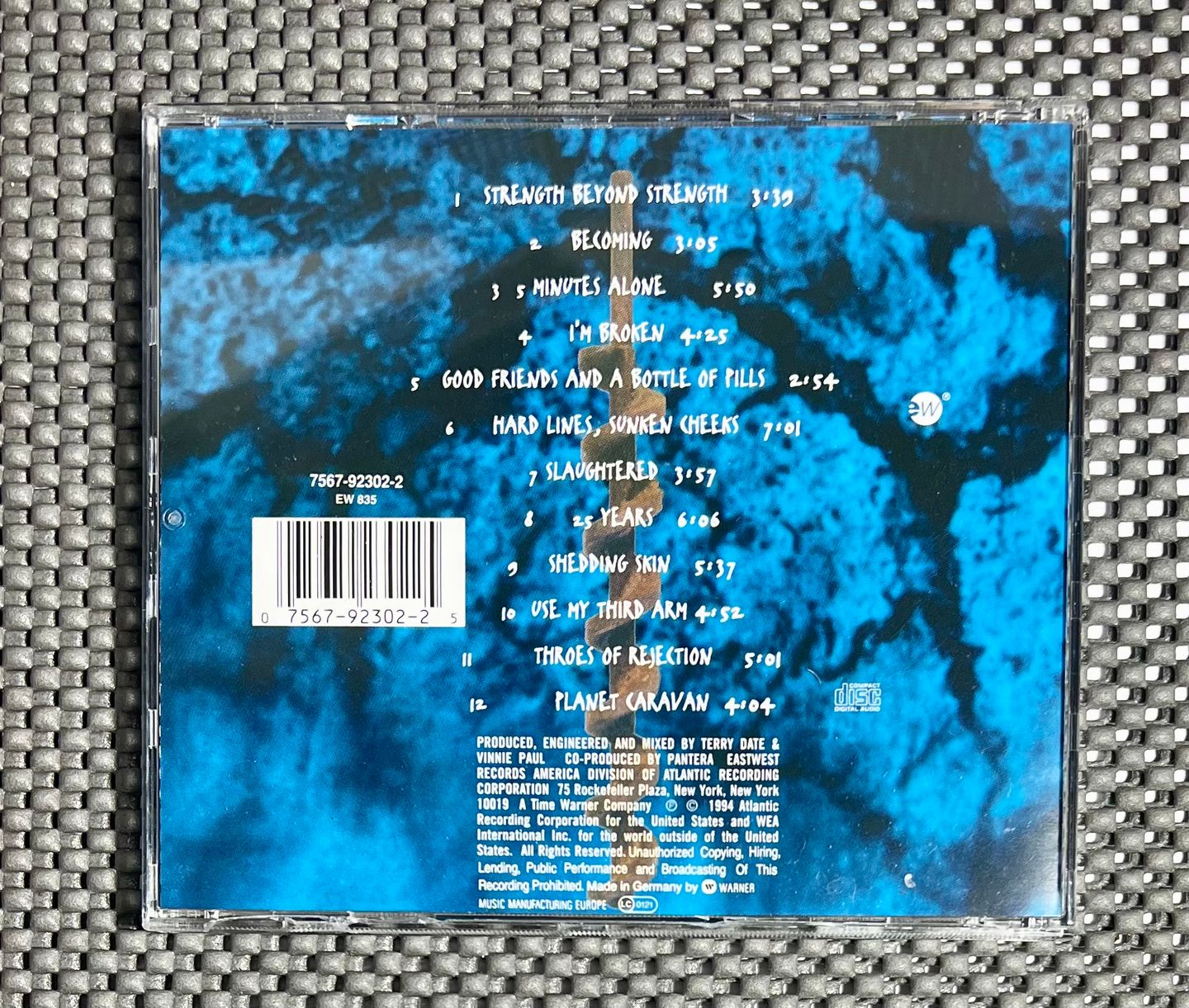 Pantera - Far Beyond Driven | EastWest Records America (7567-92302-2) - 2 Pantera - Far Beyond Driven | EastWest Records America (7567-92302-2) - 2