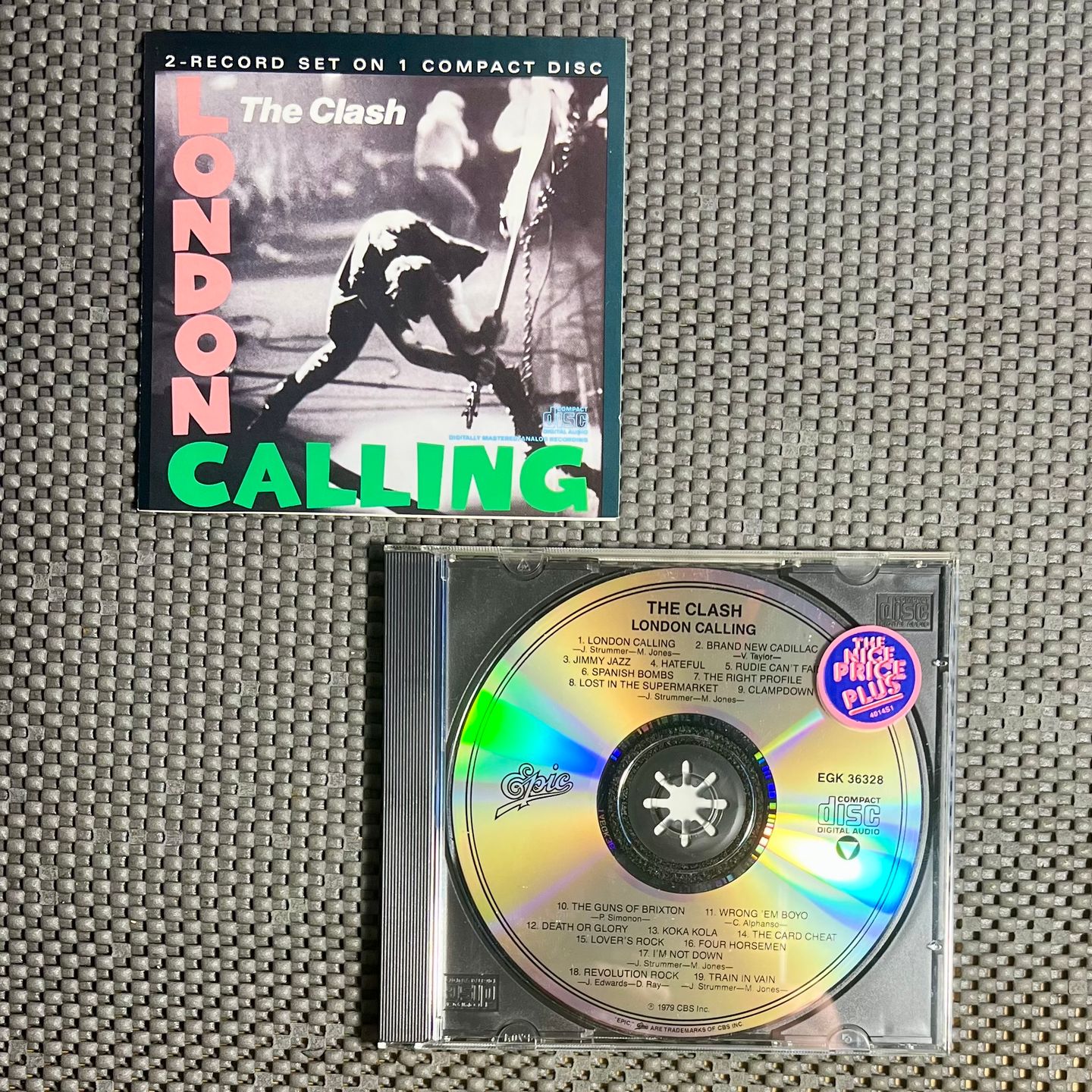 The Clash - London Calling [CD - US Ed. - Reissue - Epic EGK 36328 - Mint] Punk Rock | Epic (EGK 36328) - 3