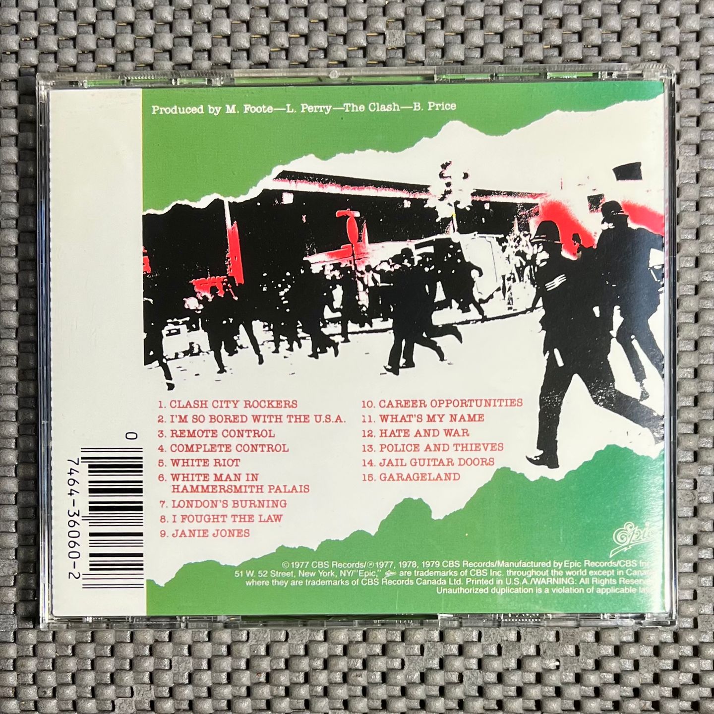 The Clash - The Clash [CD - US Ed. - Reissue - Epic EK 36060 - MINT] Punk Rock | Epic (EK 36060) - 2
