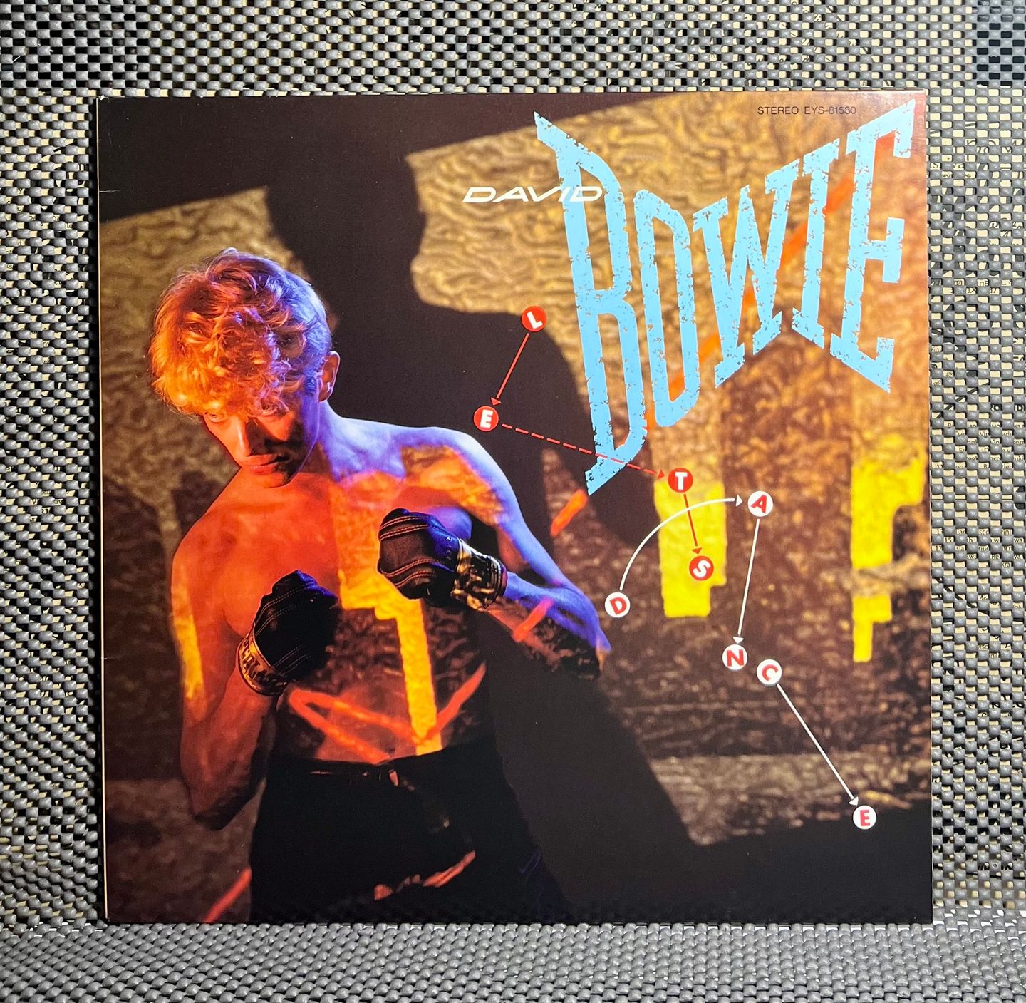 David Bowie = David Bowie - Let's Dance = レッツ・ダンス | EMI America (EYS-81580)