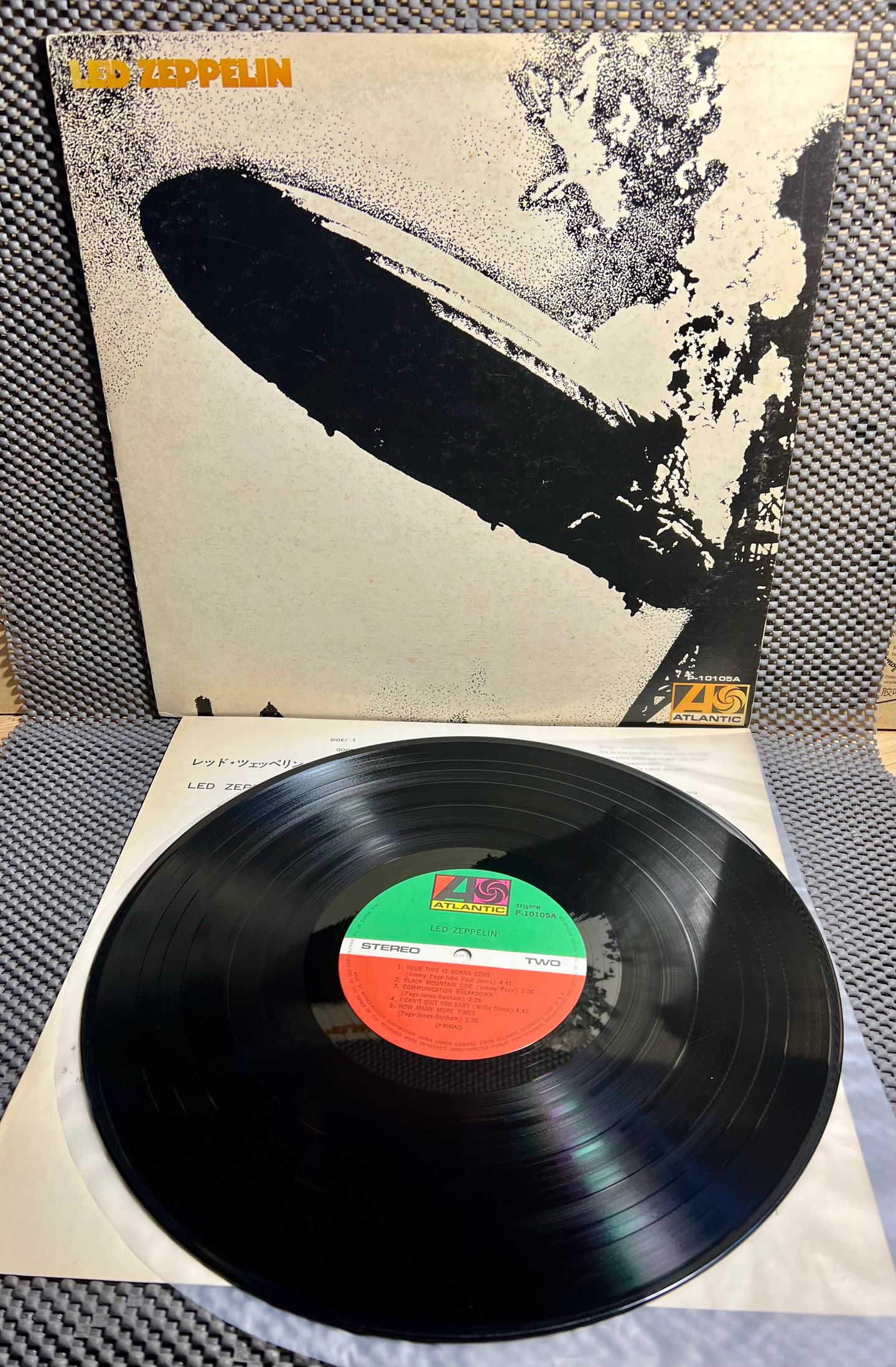 Led Zeppelin - Led Zeppelin [Vinyl LP - Japan Press - Reissue 1976 - Atlantic P-10105A - VG+VG no Obi with Insert] Heavy Rock | Atlantic (P-10105A) - 2