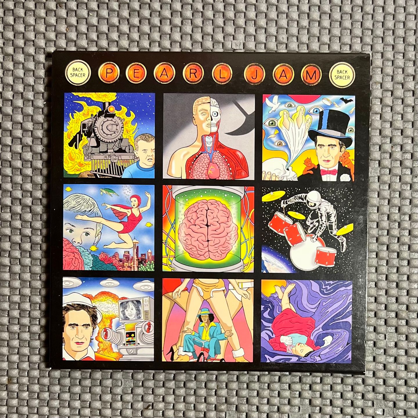 Pearl Jam - Backspacer [CD - 1st UK Press - 2009 - NM / NM] | Monkeywrench Records (2716316)