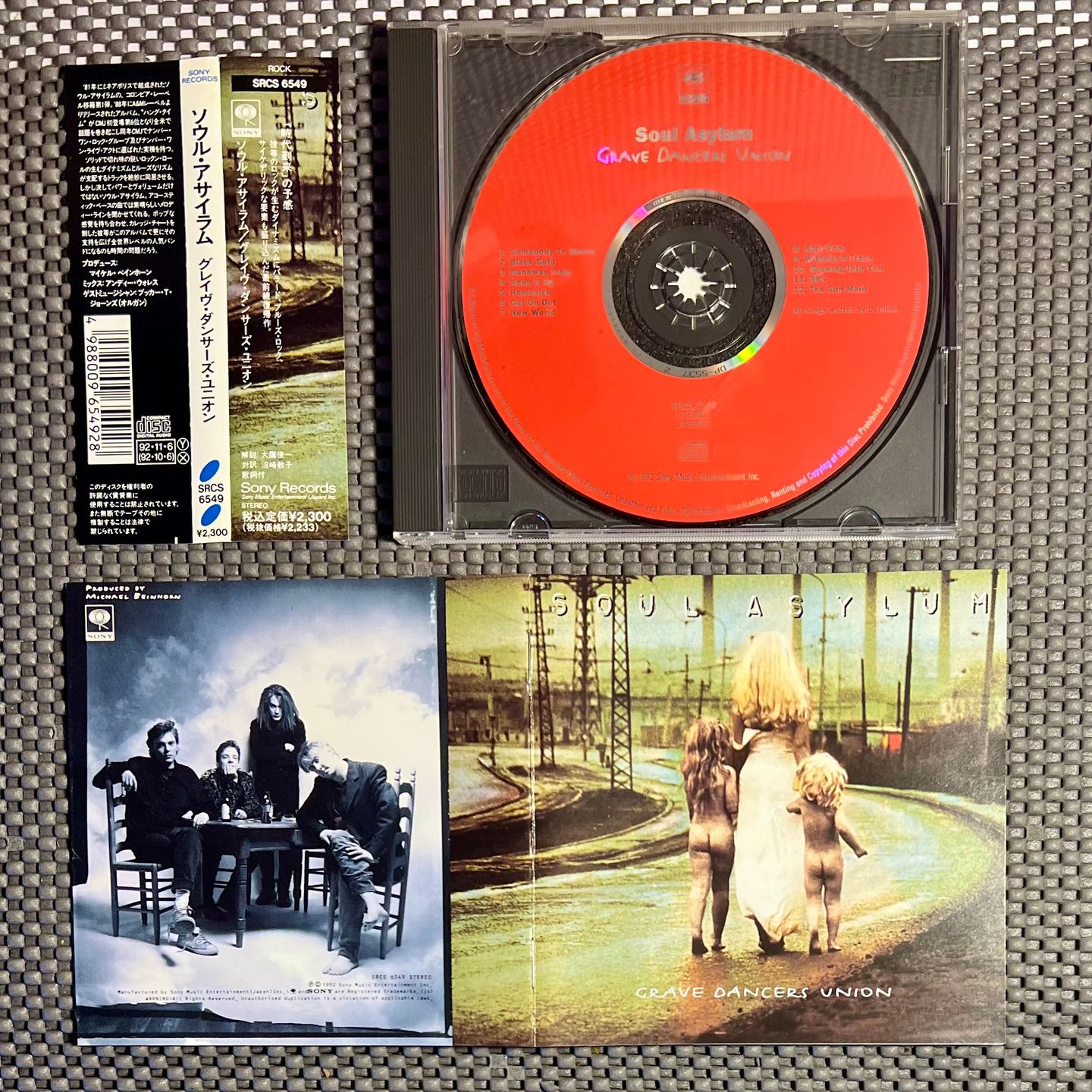 Soul Asylum - Grave Dancers Union [CD - 1st Japan Press - 1992 - Mint/Mint] | Sony Records (SRCS 6549) - 3