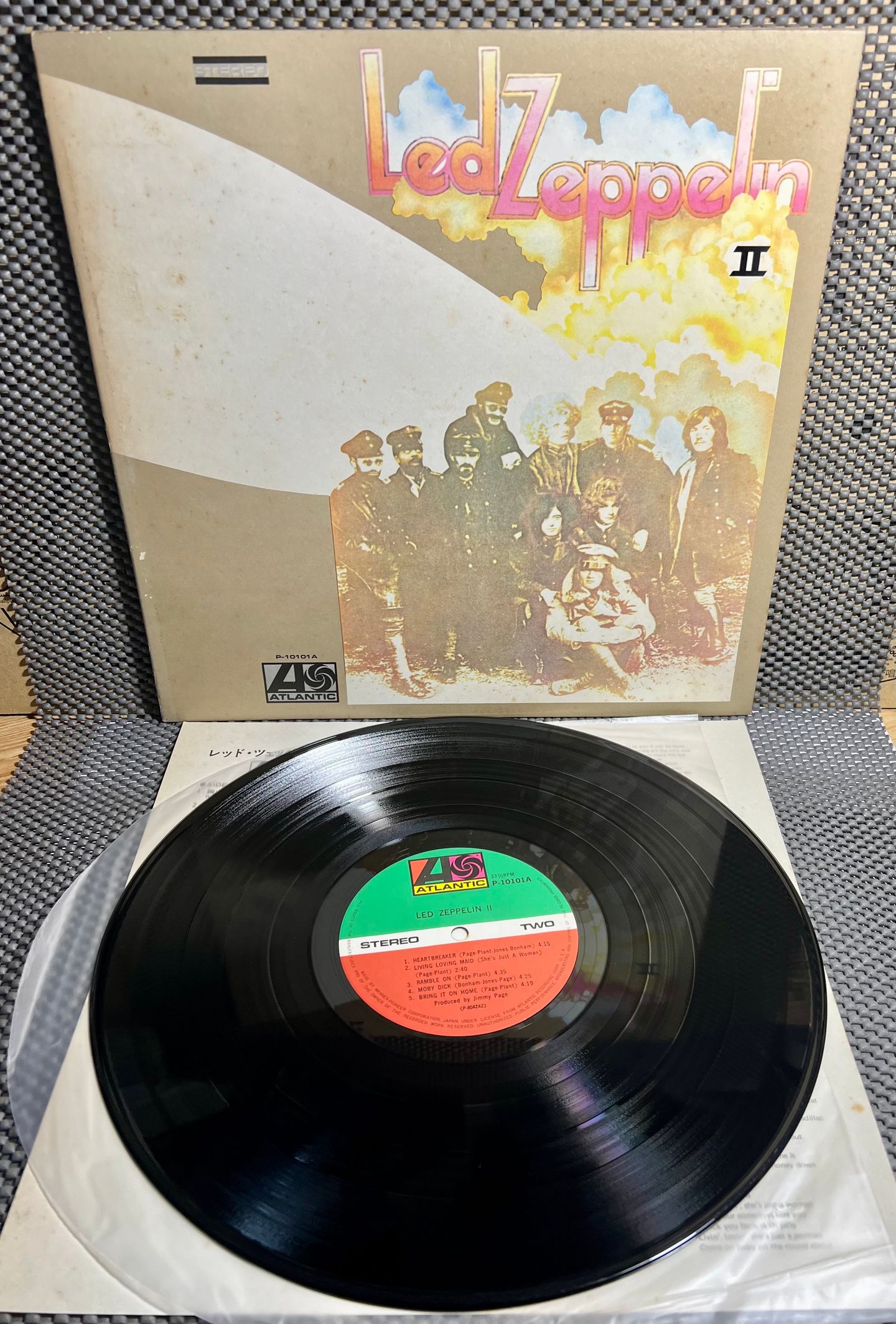 Led Zeppelin - Led Zeppelin II  [LP Rei Japan 1976] | Atlantic (P-10101A) - 2