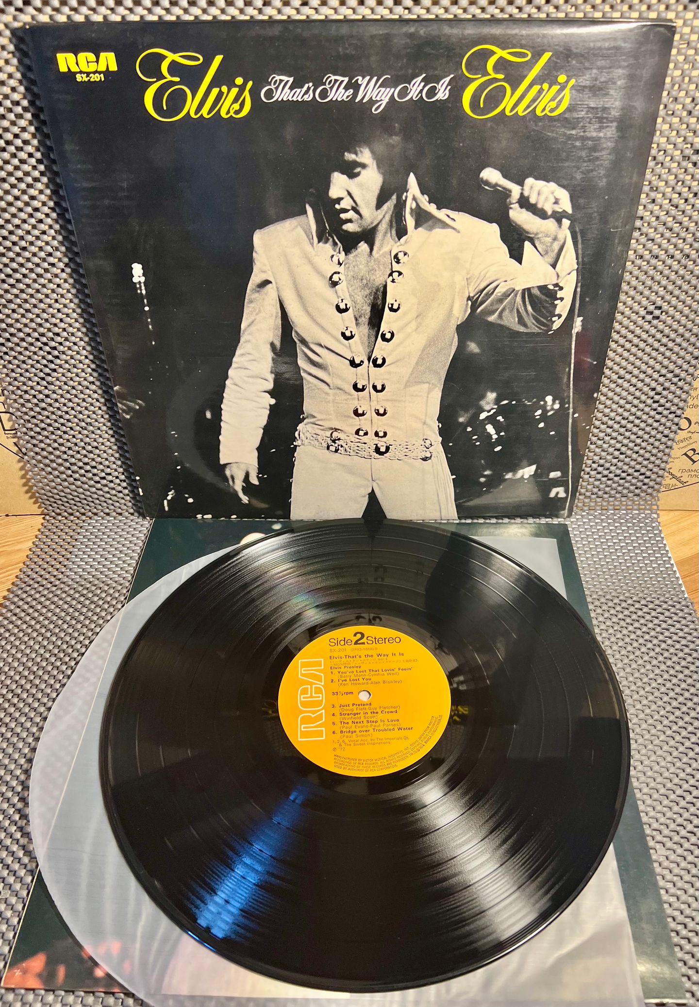 Elvis Presley - That's The Way It Is [LP - Japan Press - 1975 - EX to NM/NM] | RCA (SX-201) - 2