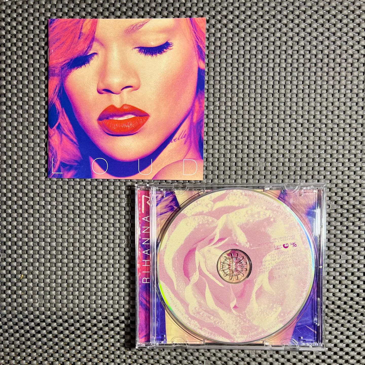 Rihanna - Loud | Def Jam Recordings (0602527523651) - 3