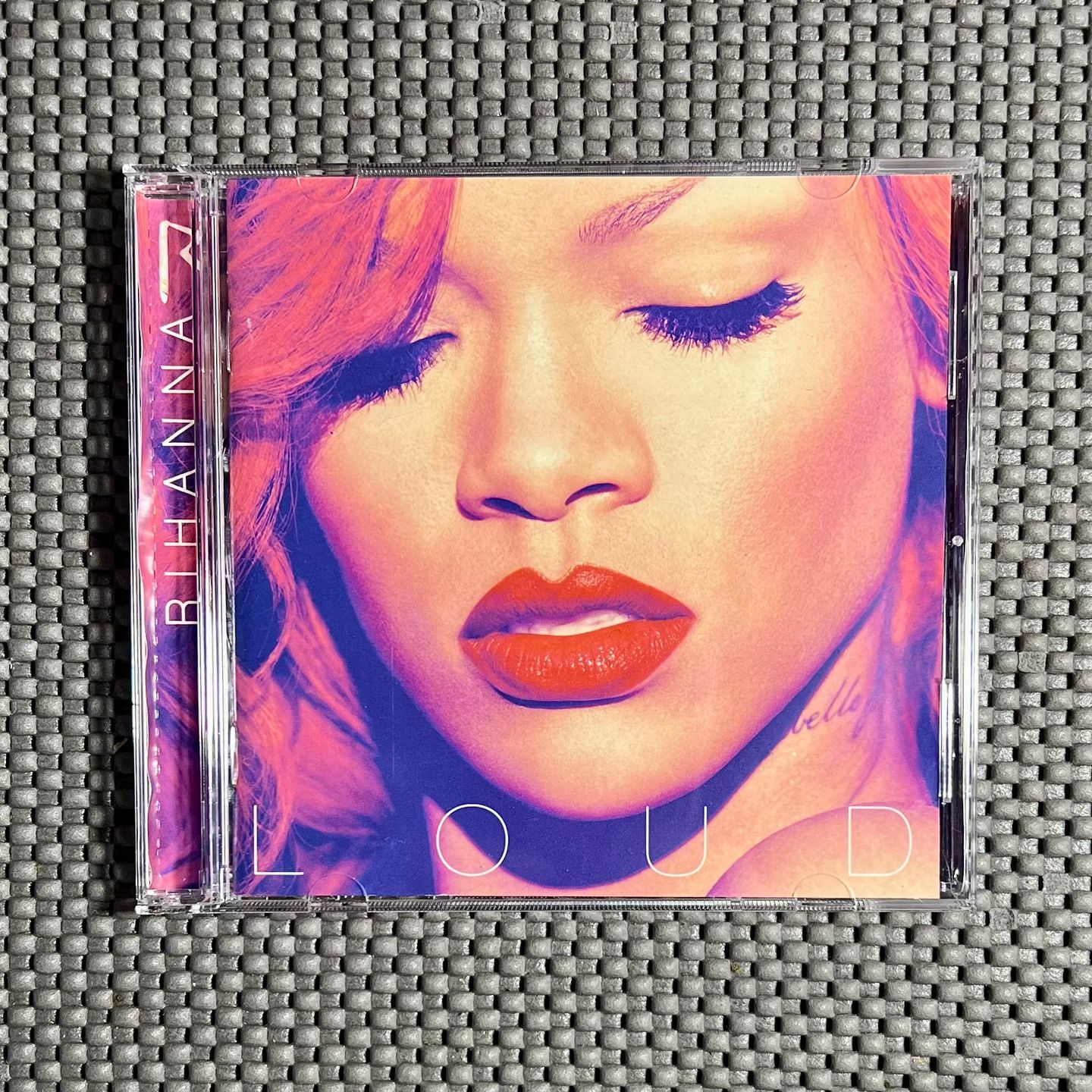 Rihanna - Loud | Def Jam Recordings (0602527523651)